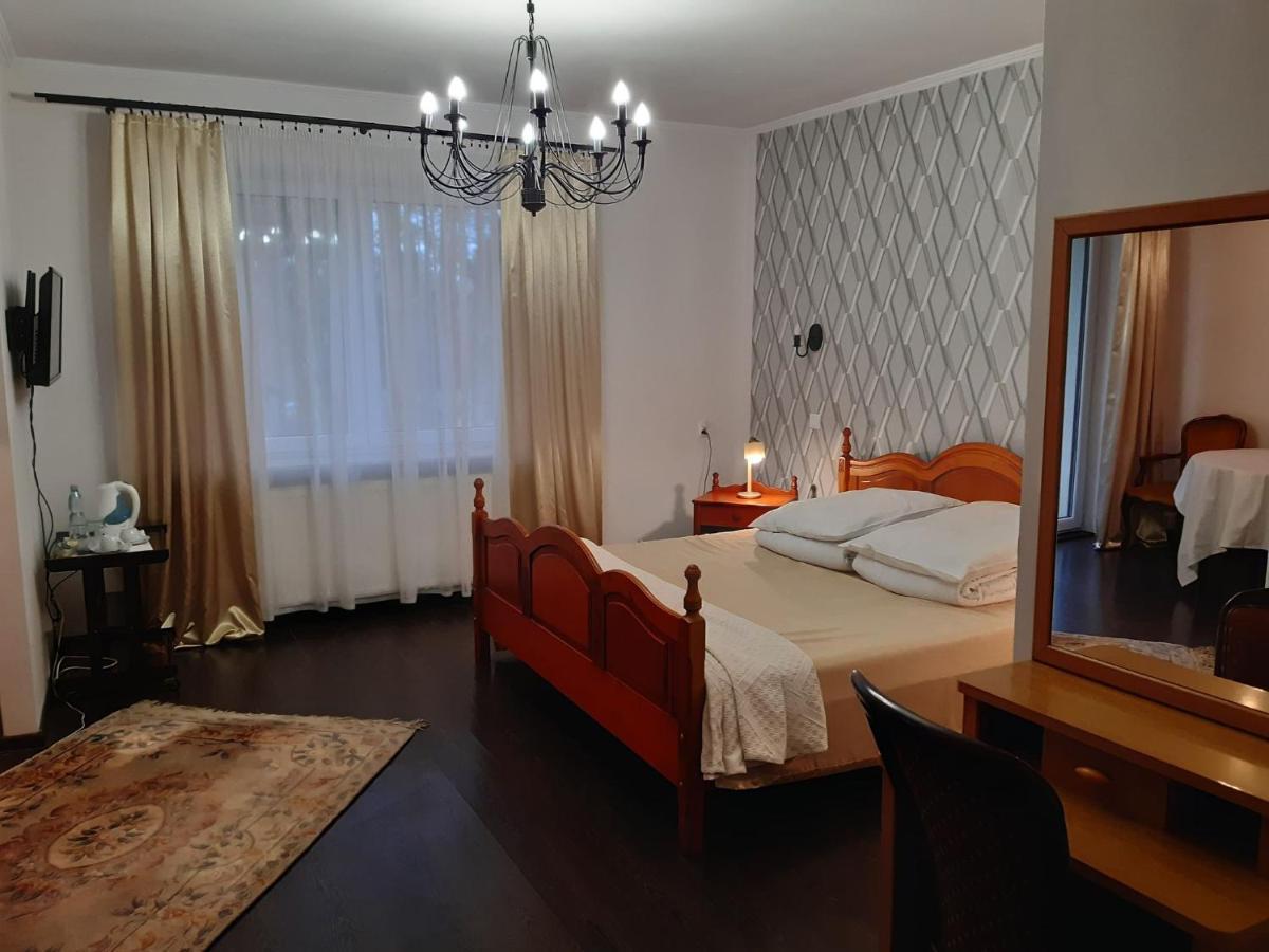 Fantazja - Restauracja I Noclegi Radom Ngoại thất bức ảnh